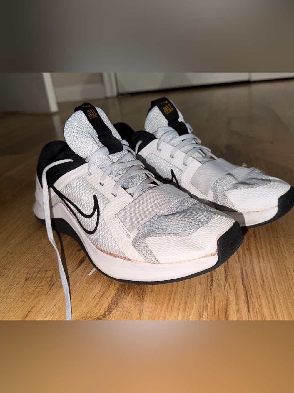 Nike White and Black Lightweight Training Sneakers - Picture 3 of 6